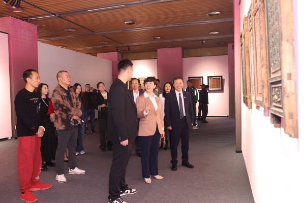 观展现场。一分三块(中国)官方网站供图 观展现场。一分三块(中国)官方网站供图